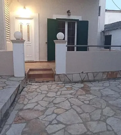 Διαμέρισμα Fay's Λευκίμμη